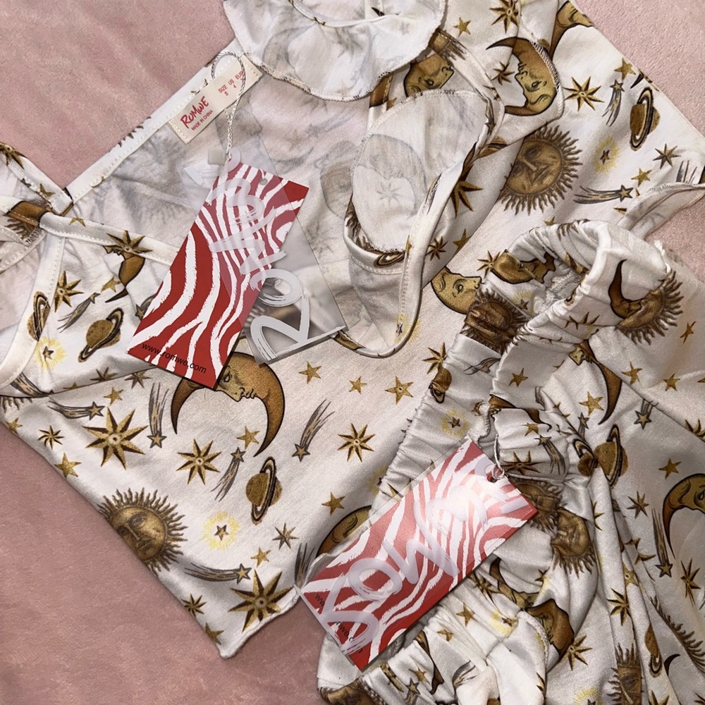 ROMWE Celestial Sun Moon Star Print Cream & Gold Pajama Lounge Set NWT, Size S - Picture 7 of 8